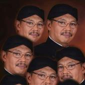 TỨ
